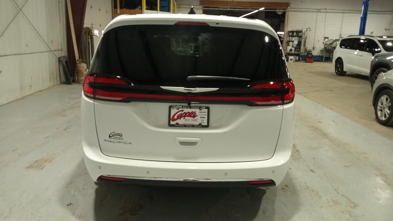 Chrysler Pacifica Select FWD 2026