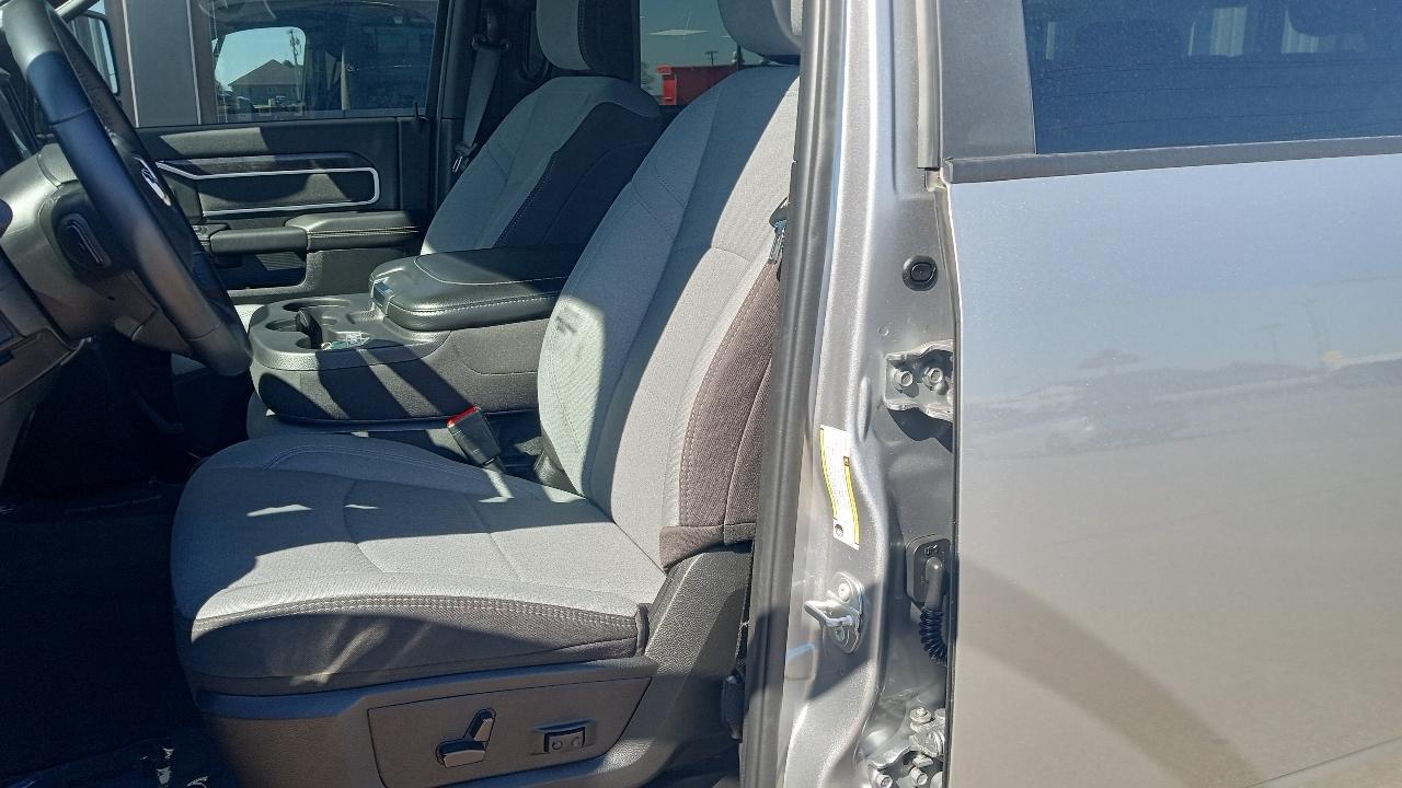 RAM 2500 Big Horn 4x4 Crew Cab 6'4" Box 2024