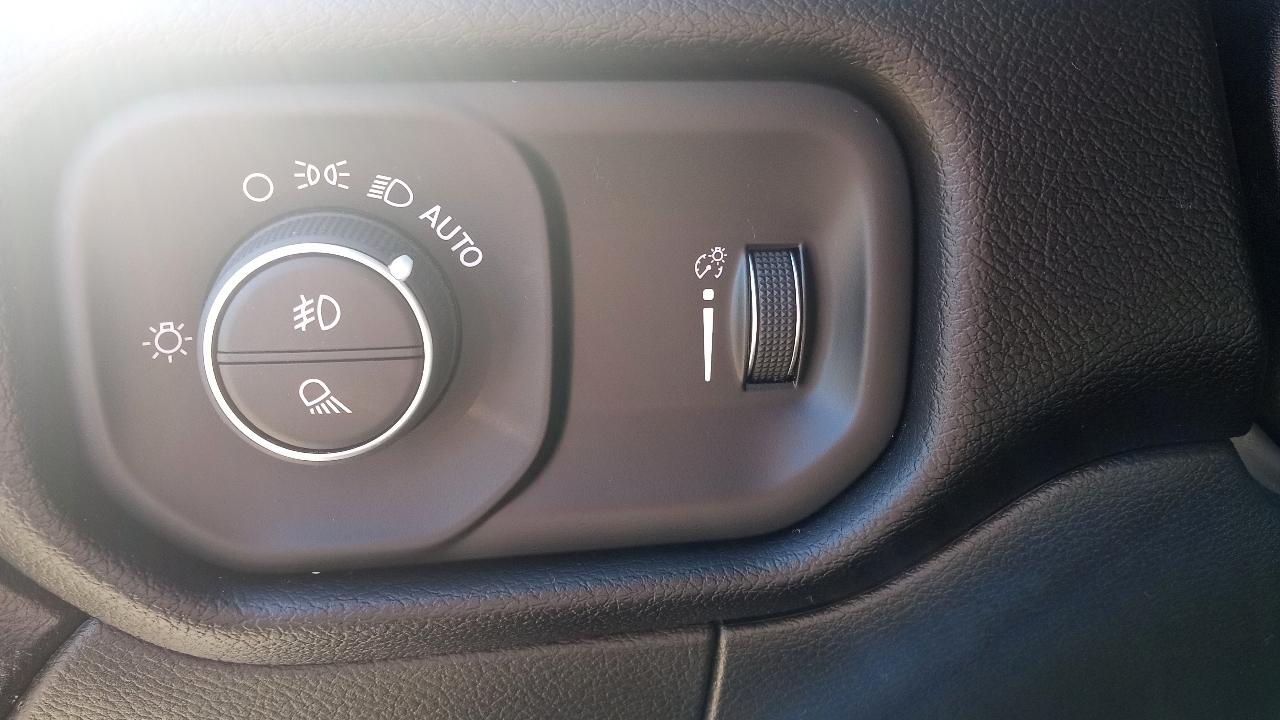 RAM 2500 Big Horn 4x4 Crew Cab 6'4" Box 2024