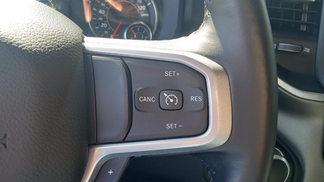 RAM 2500 Big Horn 4x4 Crew Cab 6'4" Box 2024