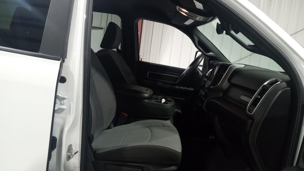 RAM 2500 Big Horn 4x4 Crew Cab 6'4" Box 2024