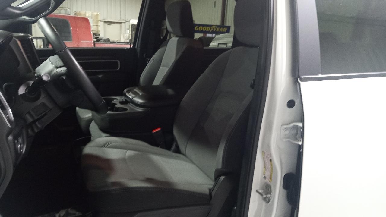 RAM 2500 Big Horn 4x4 Crew Cab 6'4" Box 2024