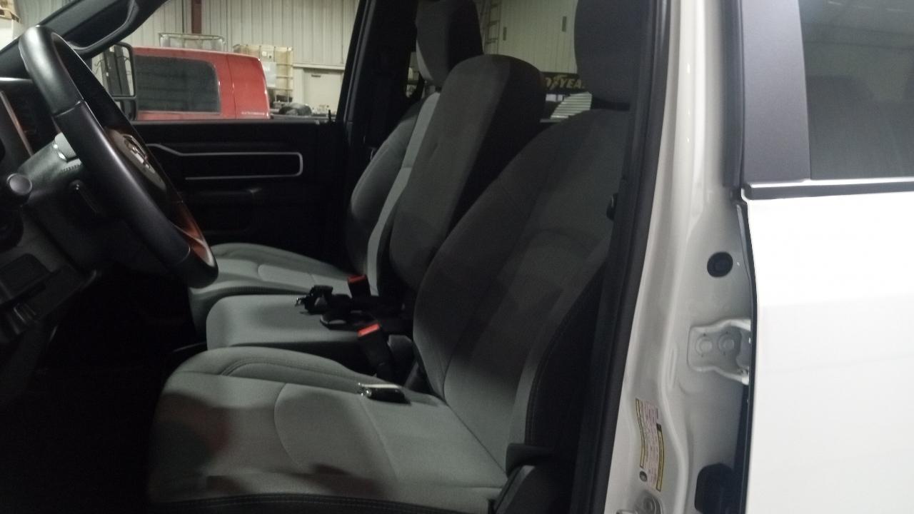 RAM 2500 Big Horn 4x4 Crew Cab 6'4" Box 2024