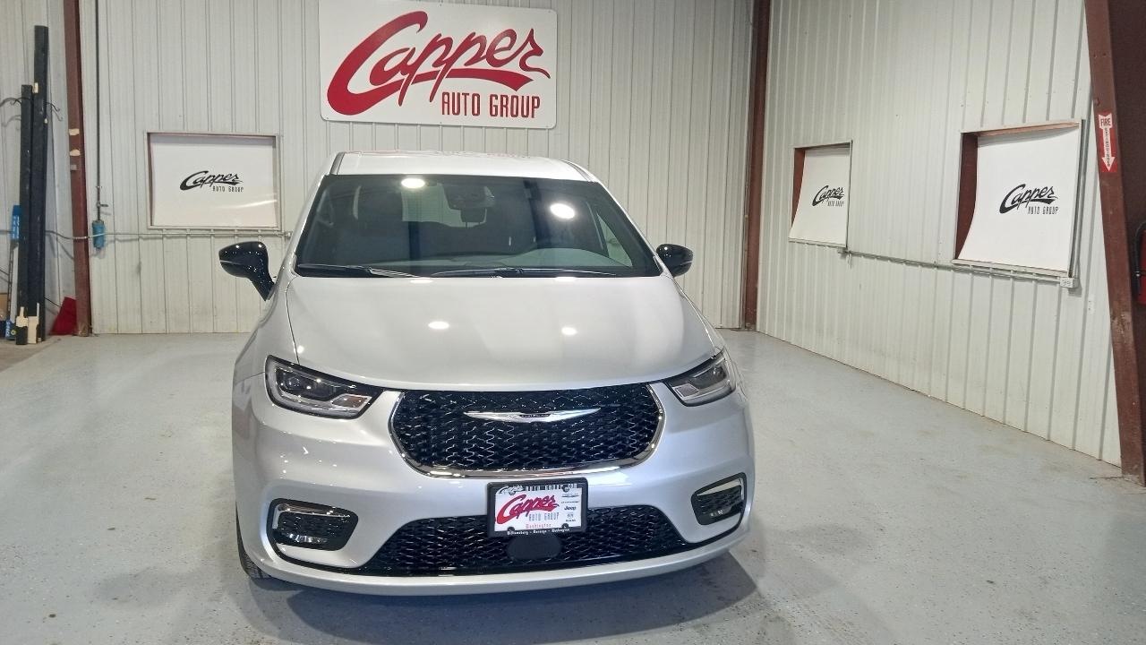 Chrysler Pacifica Select FWD 2026