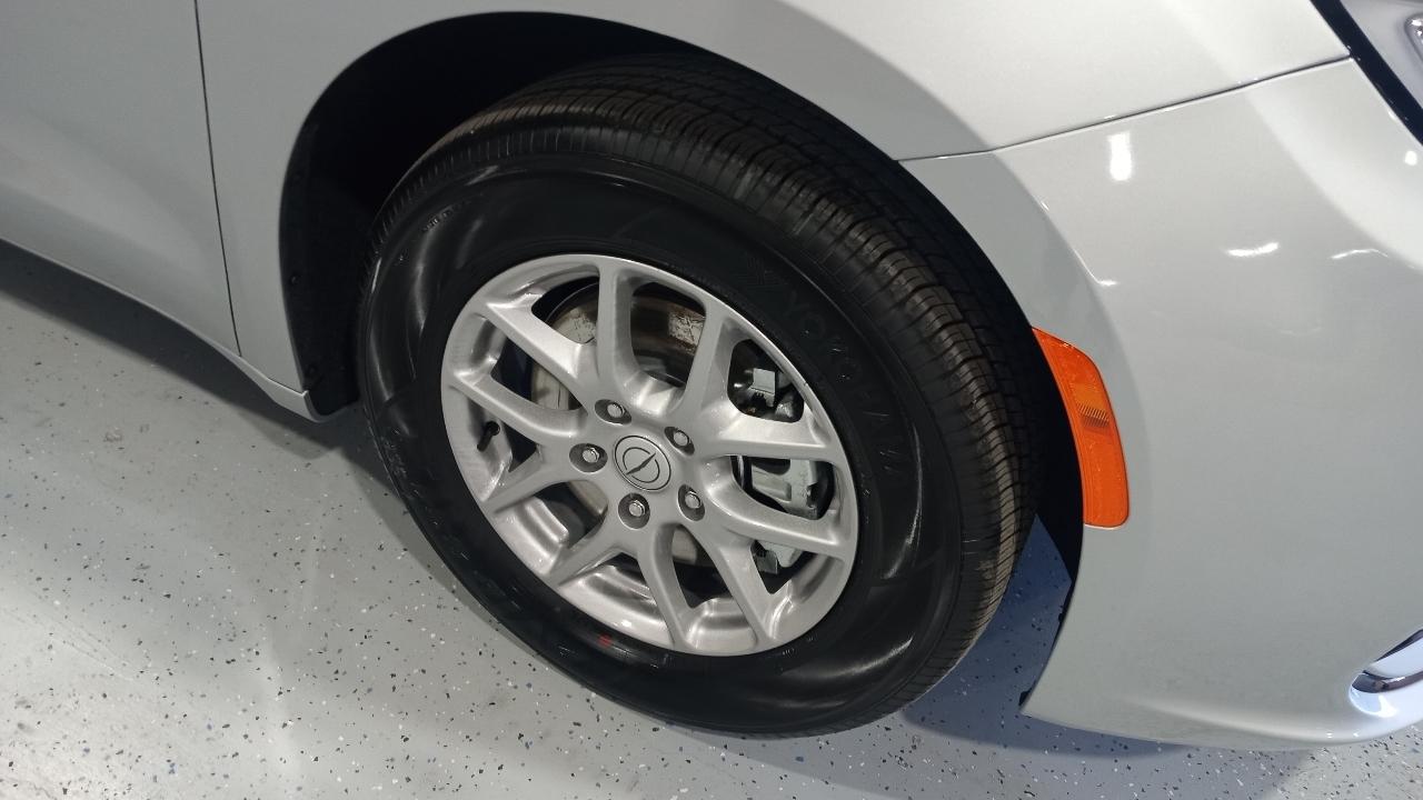 Chrysler Pacifica Select FWD 2026