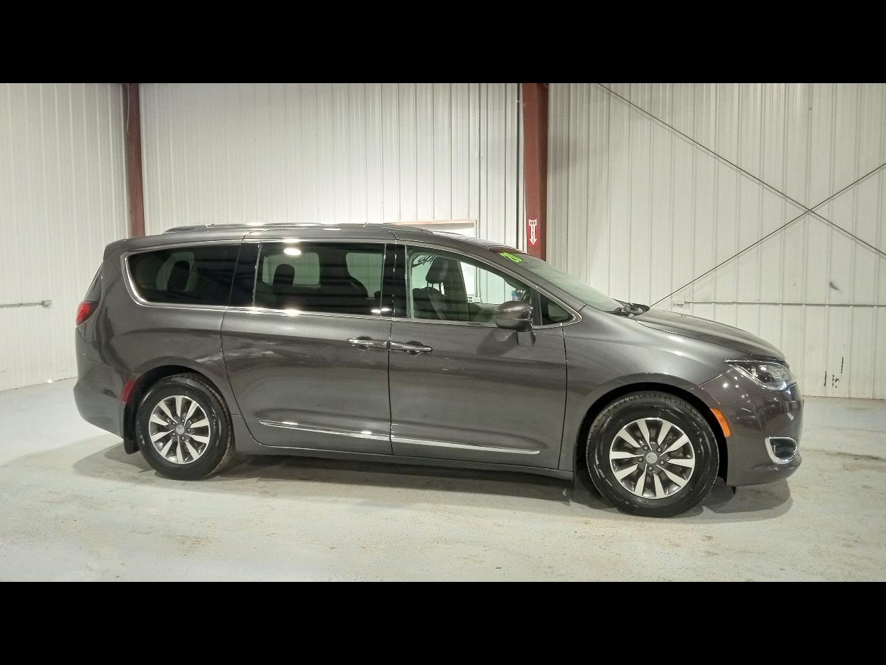 Chrysler Pacifica Touring L Plus FWD 2020