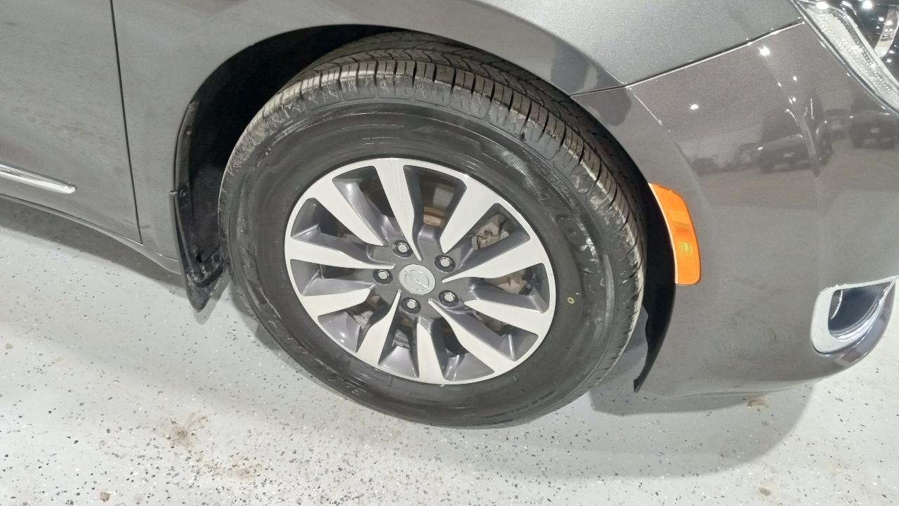 Chrysler Pacifica Touring L Plus FWD 2020