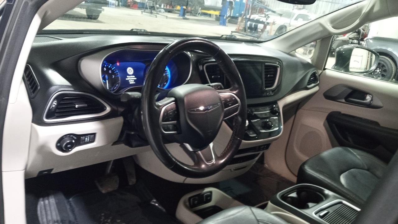 Chrysler Pacifica Touring L Plus FWD 2020