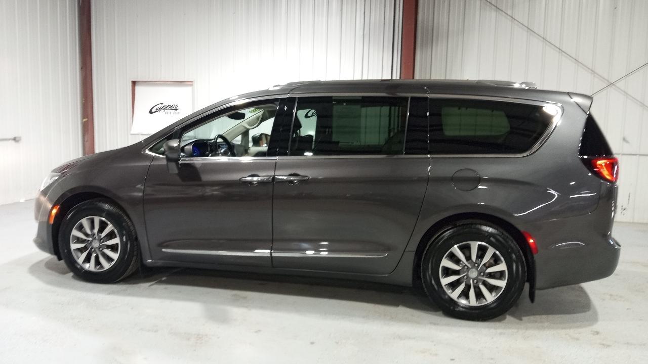 Chrysler Pacifica Touring L Plus FWD 2020