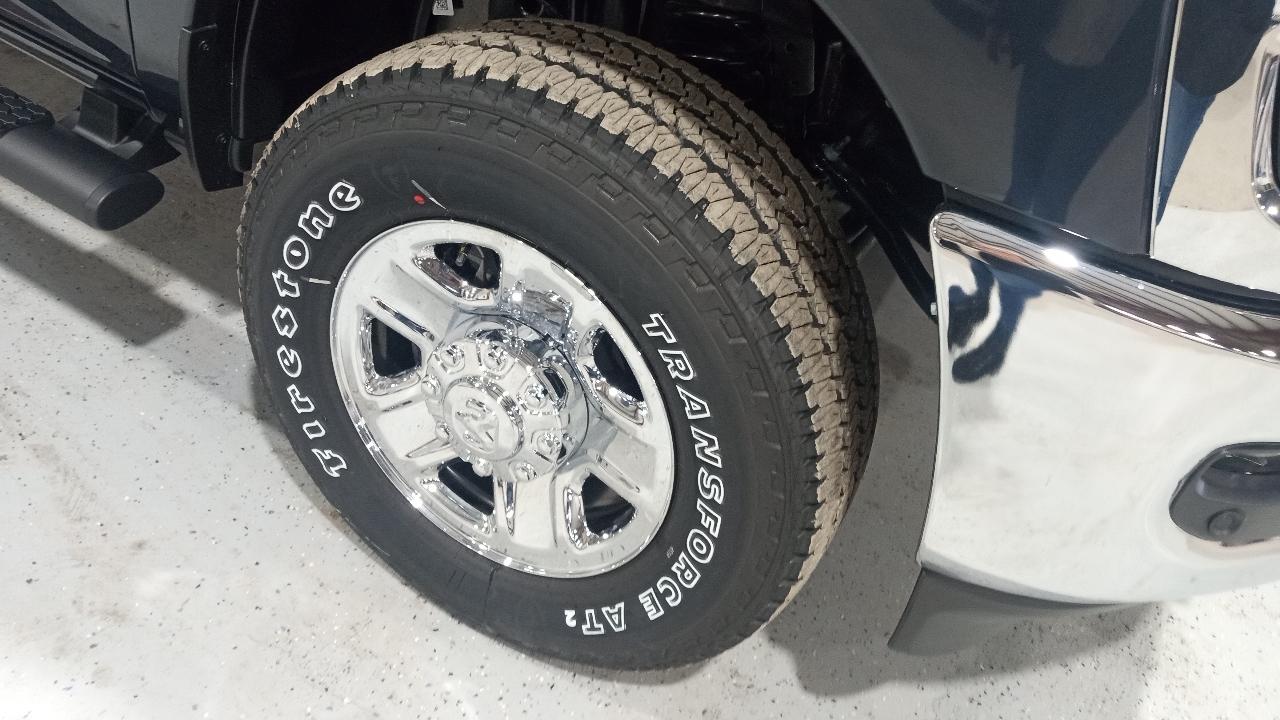 RAM 2500 Tradesman 4x4 Crew Cab 6'4" Box 2026