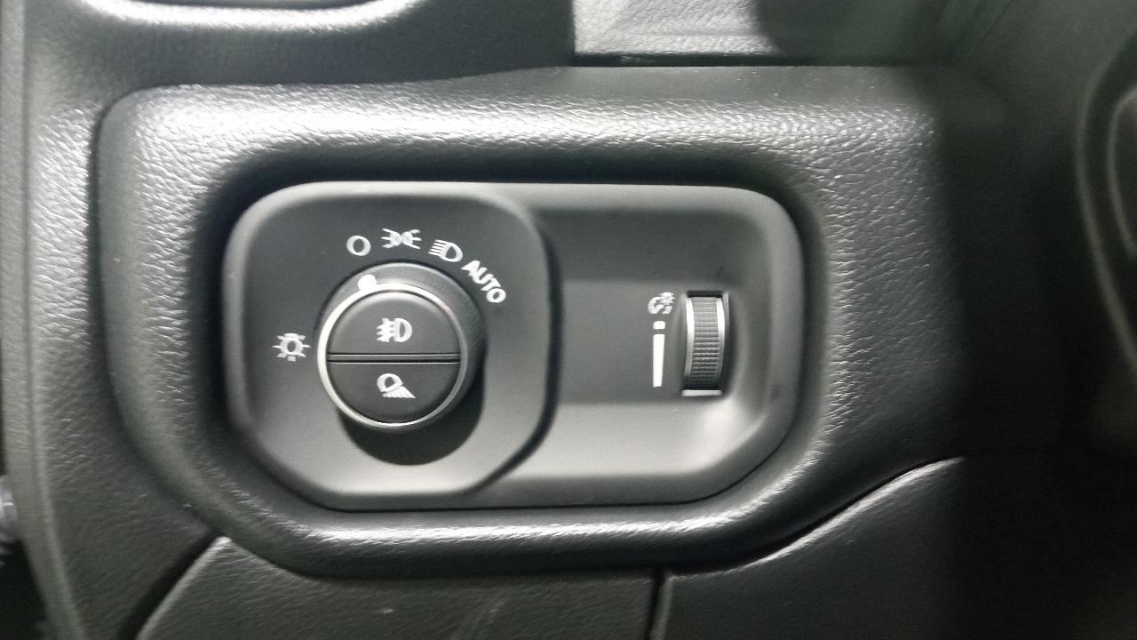 RAM 2500 Tradesman 4x4 Crew Cab 6'4" Box 2026