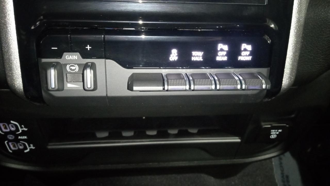 RAM 2500 Tradesman 4x4 Crew Cab 6'4" Box 2026