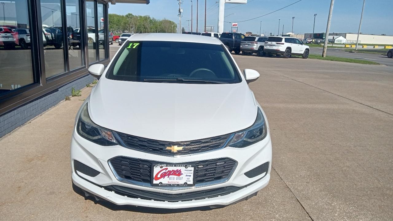 Used 2017 Chevrolet Cruze LT with VIN 1G1BE5SM0H7257839 for sale in Washington, IA