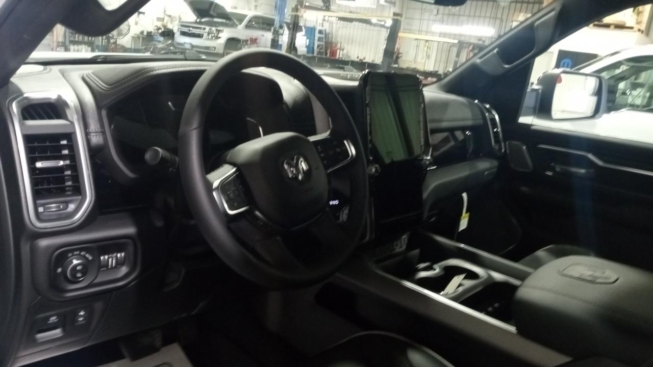 RAM 1500 Laramie 4x4 Crew Cab 5'7" Box 2026