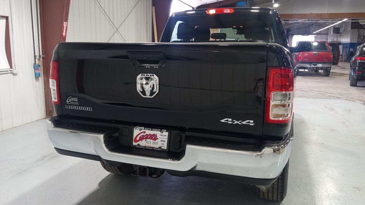 RAM 2500 Big Horn 4x4 Crew Cab 6'4" Box 2022