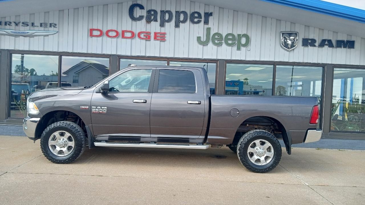 RAM 2500 Big Horn 4x4 Crew Cab 6'4" Box 2017