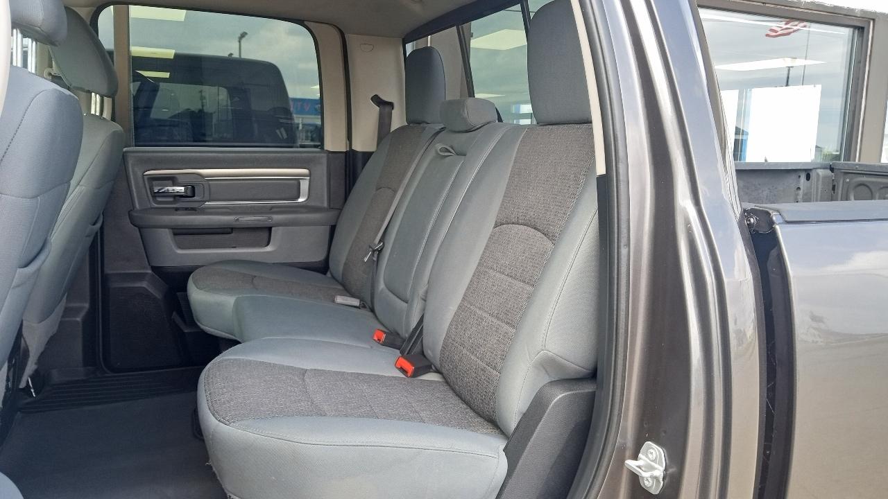 RAM 2500 Big Horn 4x4 Crew Cab 6'4" Box 2017