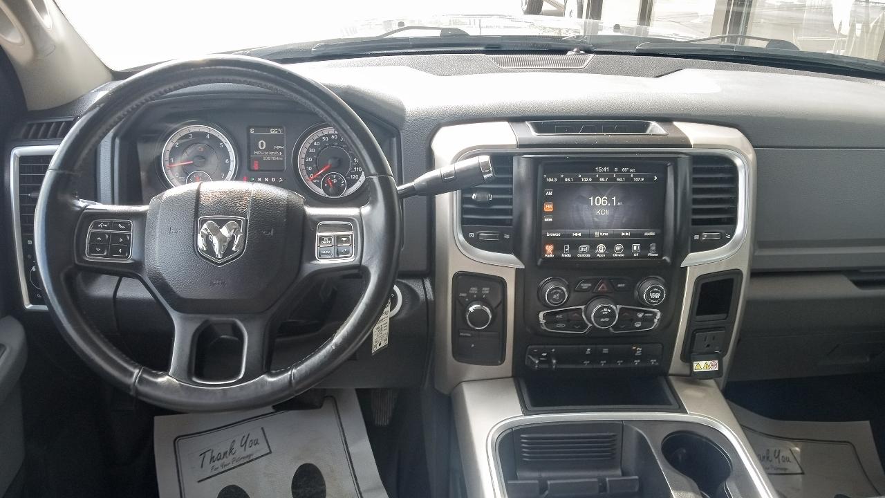 RAM 2500 Big Horn 4x4 Crew Cab 6'4" Box 2017