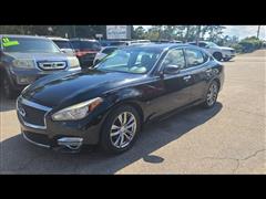 2015 Infiniti Q70 