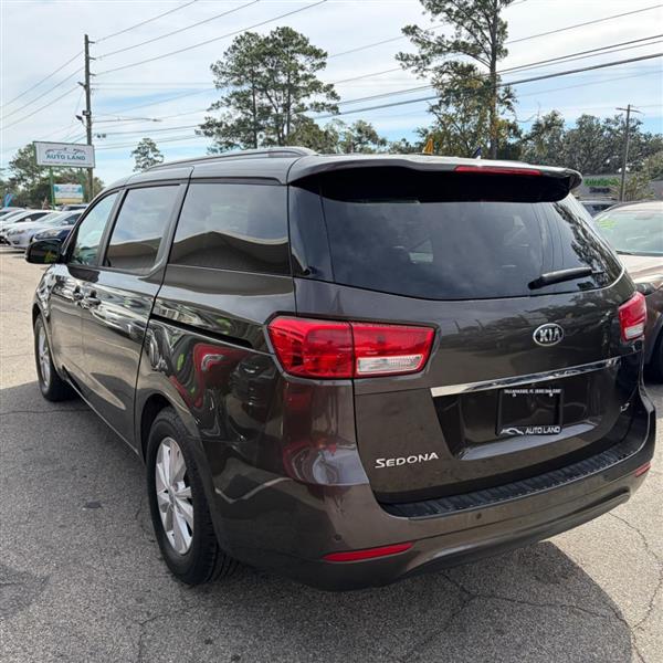 Kia Sedona LX 2017