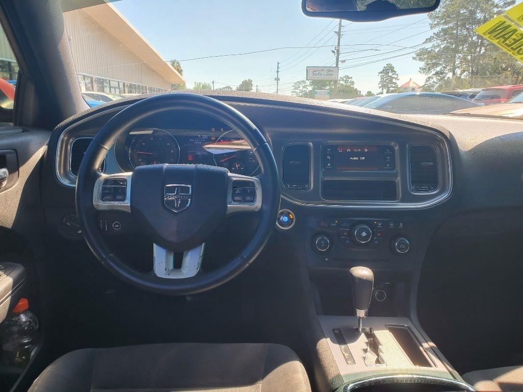 Dodge Charger SE 2011