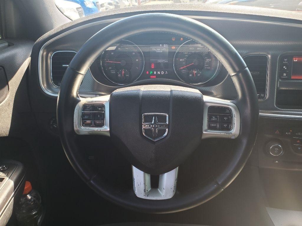 Dodge Charger SE 2011