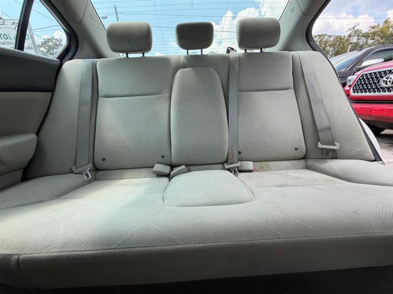 Honda Civic LX Sedan 5-Speed AT 2012