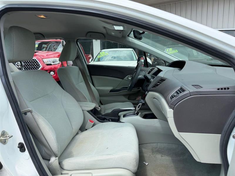 Honda Civic LX Sedan 5-Speed AT 2012