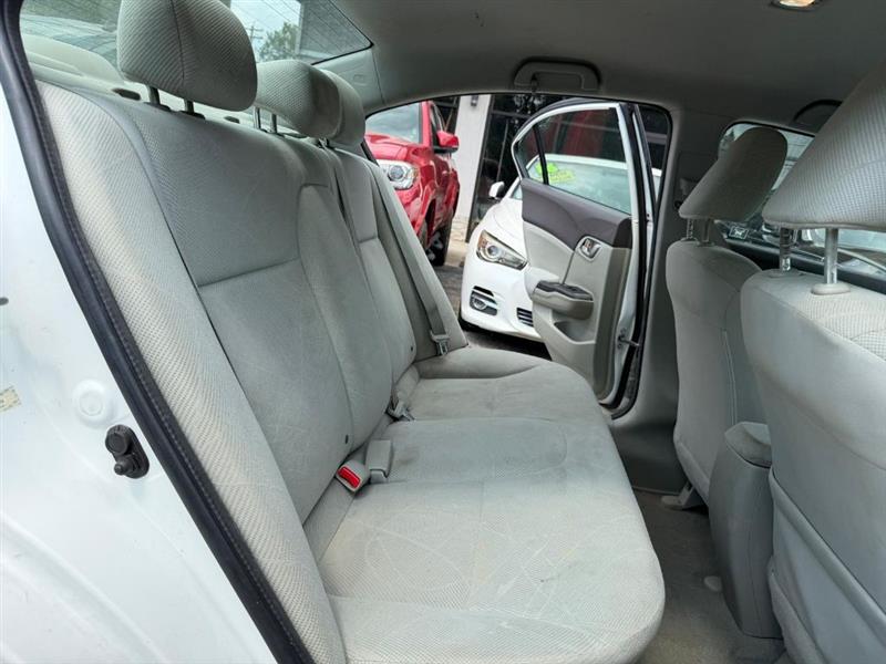 Honda Civic LX Sedan 5-Speed AT 2012