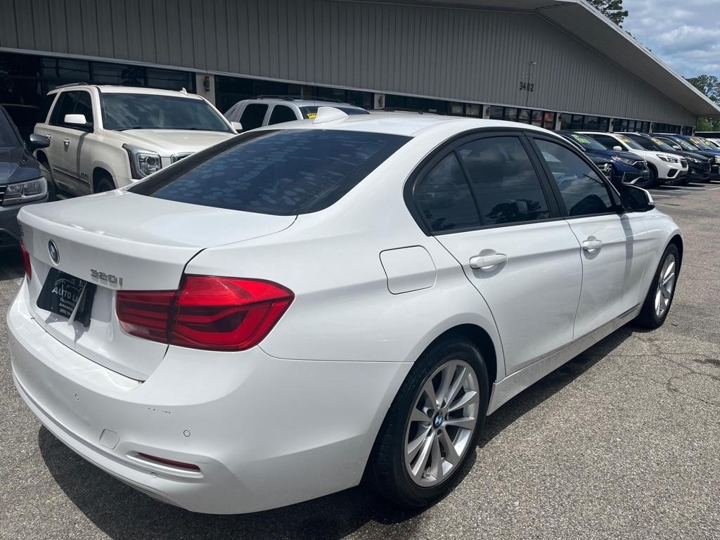 BMW 3-Series 320i Sedan 2017