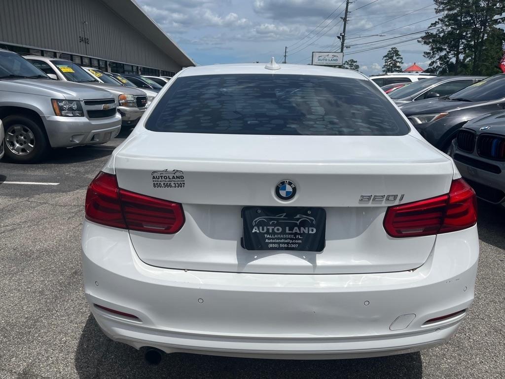 BMW 3-Series 320i Sedan 2017
