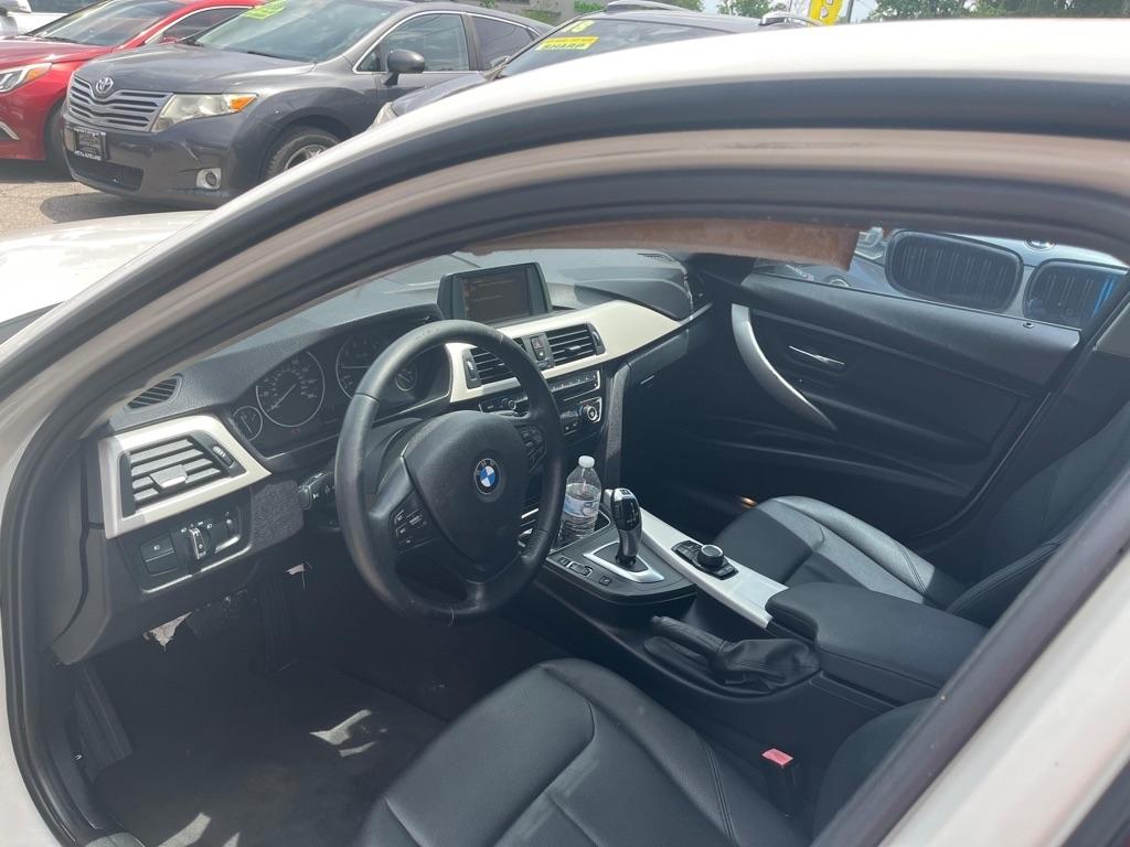 BMW 3-Series 320i Sedan 2017