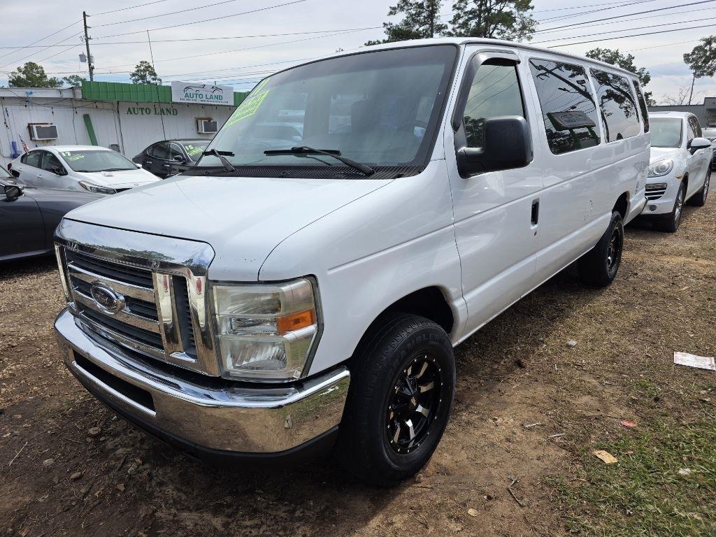 Ford Econoline E-350 XL Super Duty Extended 2011