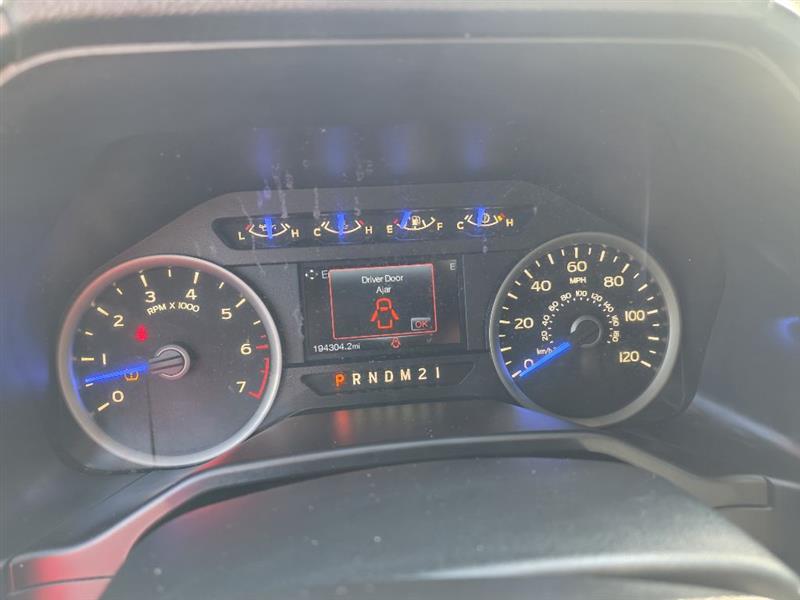 Ford F-150 XL SuperCrew 5.5-ft. Bed 4WD 2015