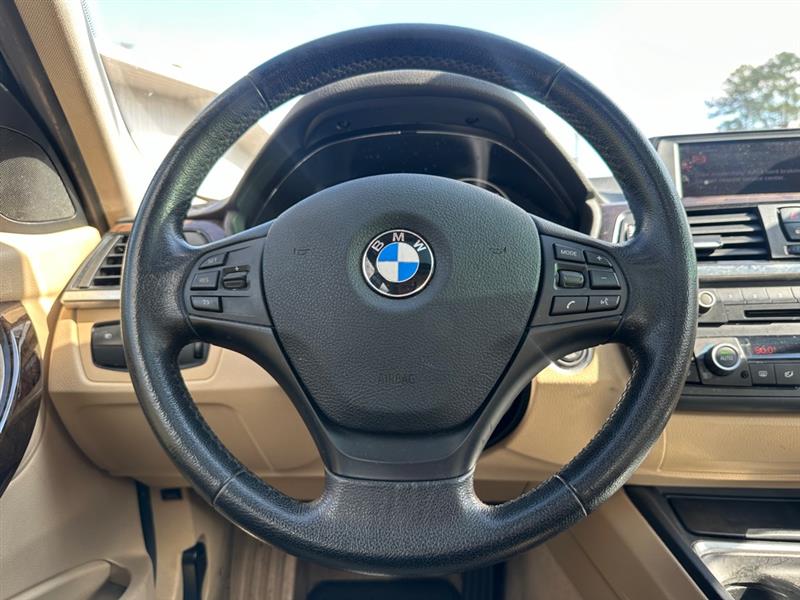BMW 3-Series 320i Sedan 2015