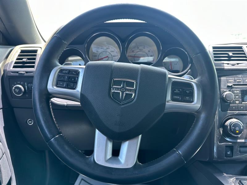 Dodge Challenger SXT 2012