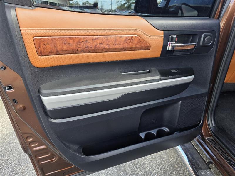 Toyota Tundra Platinum CrewMax 5.7L 2WD 2014