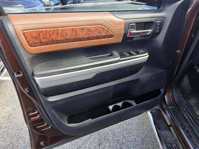 Toyota Tundra Platinum CrewMax 5.7L 2WD 2014