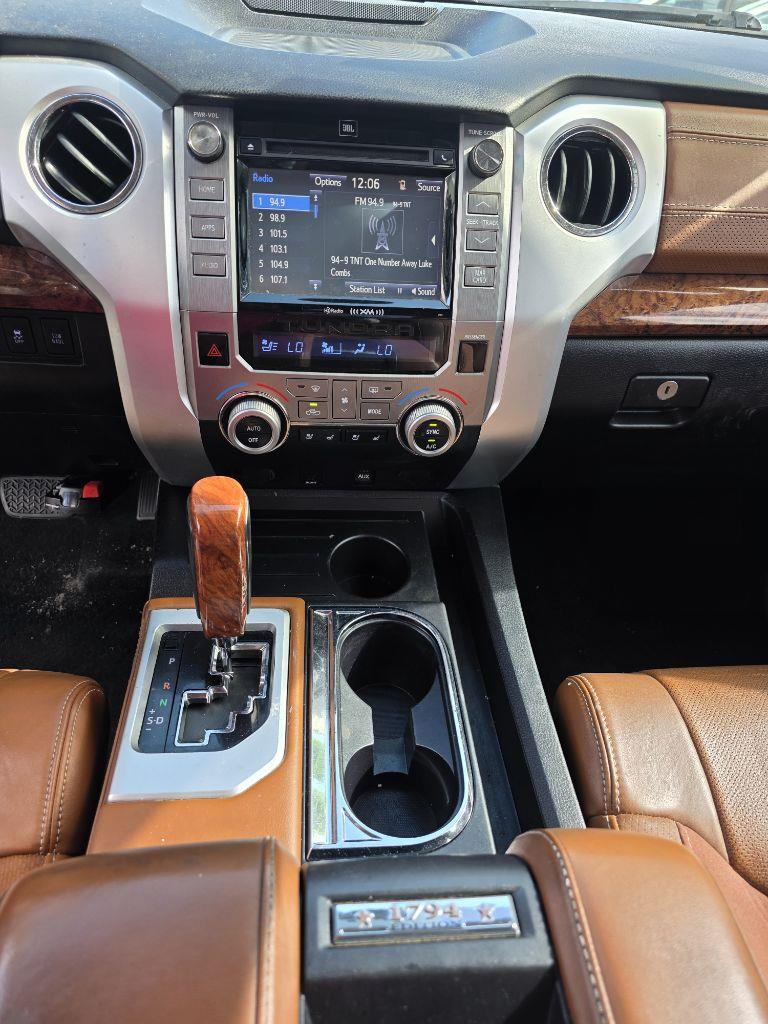 Toyota Tundra Platinum CrewMax 5.7L 2WD 2014