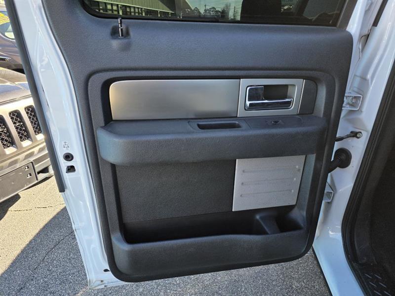 Ford F-150 SVT Raptor SuperCrew 5.5-ft. Bed 4WD 2013