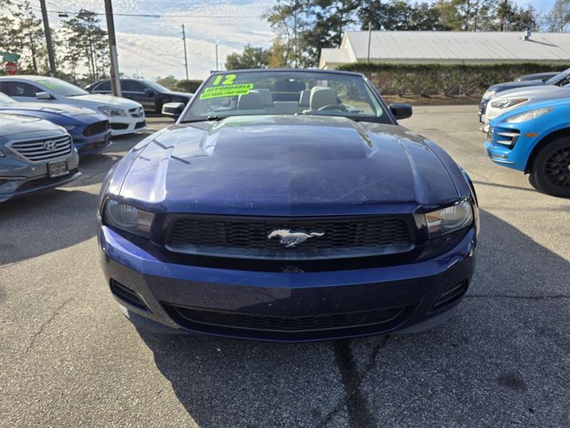 Ford Mustang V6 Convertible 2012