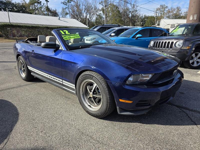 Ford Mustang V6 Convertible 2012