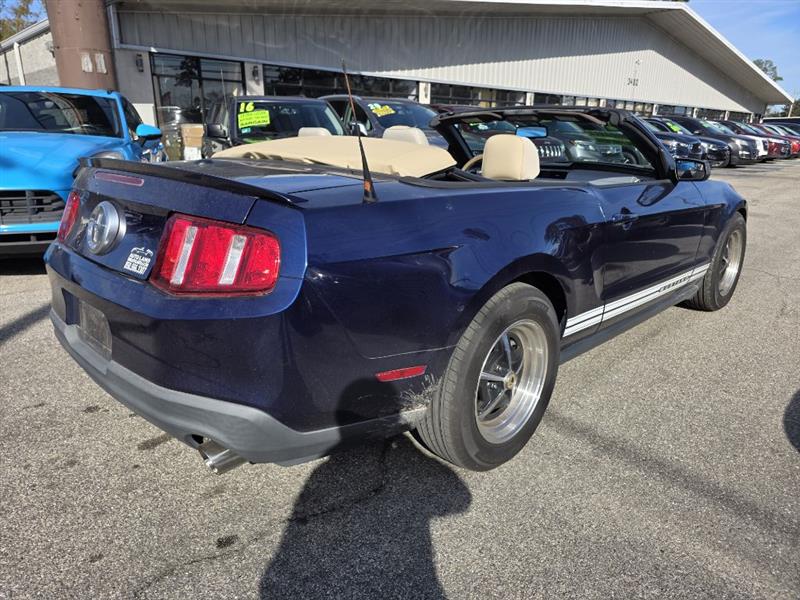 Ford Mustang V6 Convertible 2012