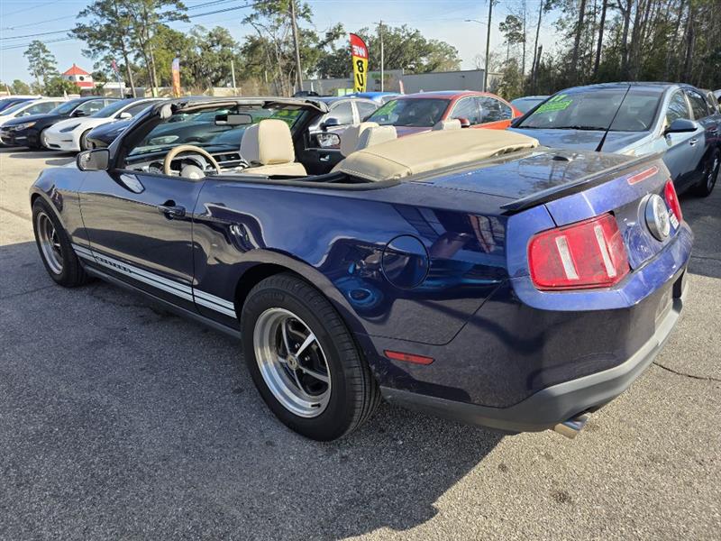 Ford Mustang V6 Convertible 2012