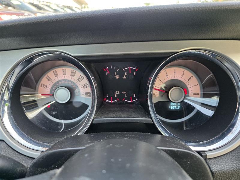 Ford Mustang V6 Convertible 2012