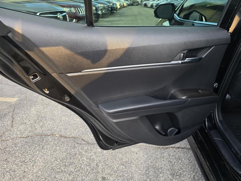 Toyota Camry SE 2021