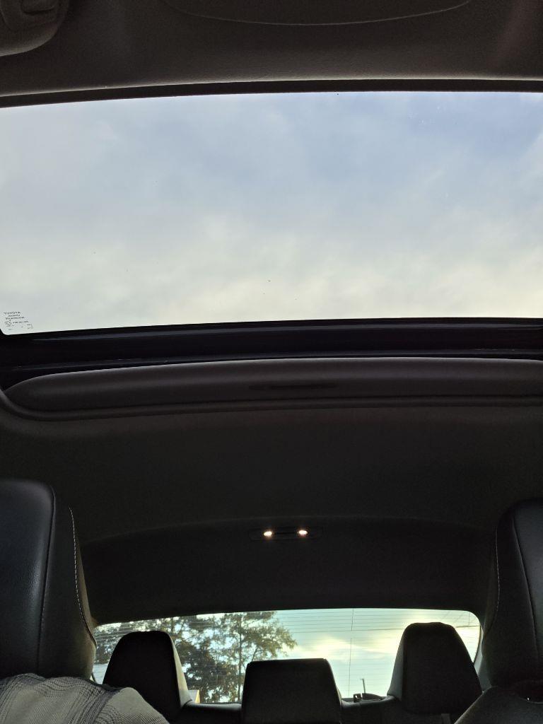 Toyota Camry SE 2021