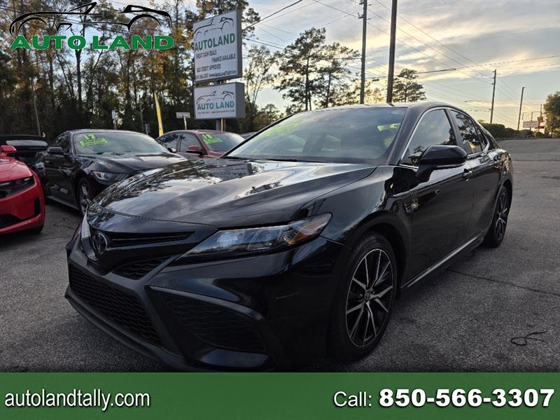 Toyota Camry SE 2021