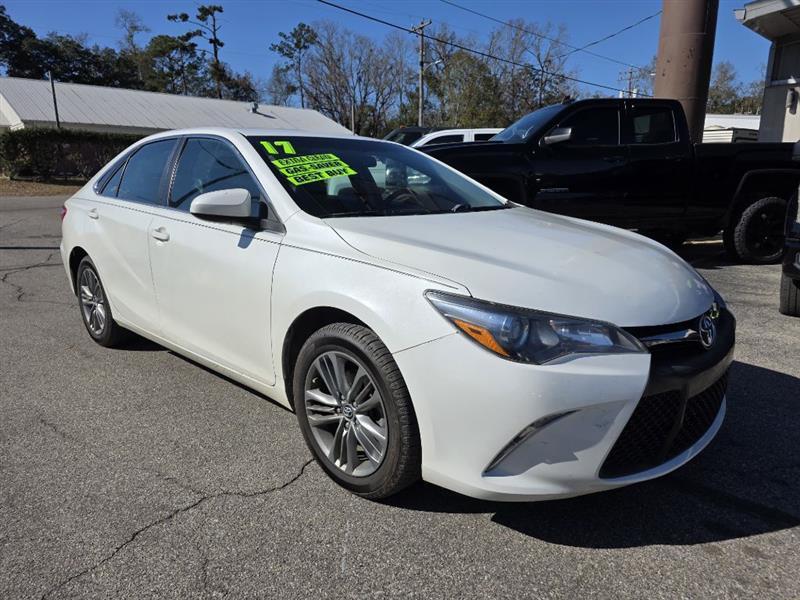 Toyota Camry SE 2017