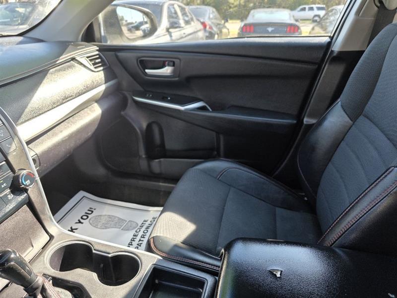 Toyota Camry SE 2017